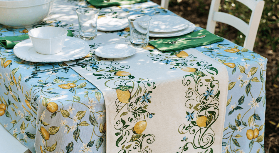 Tablecloths & Runners