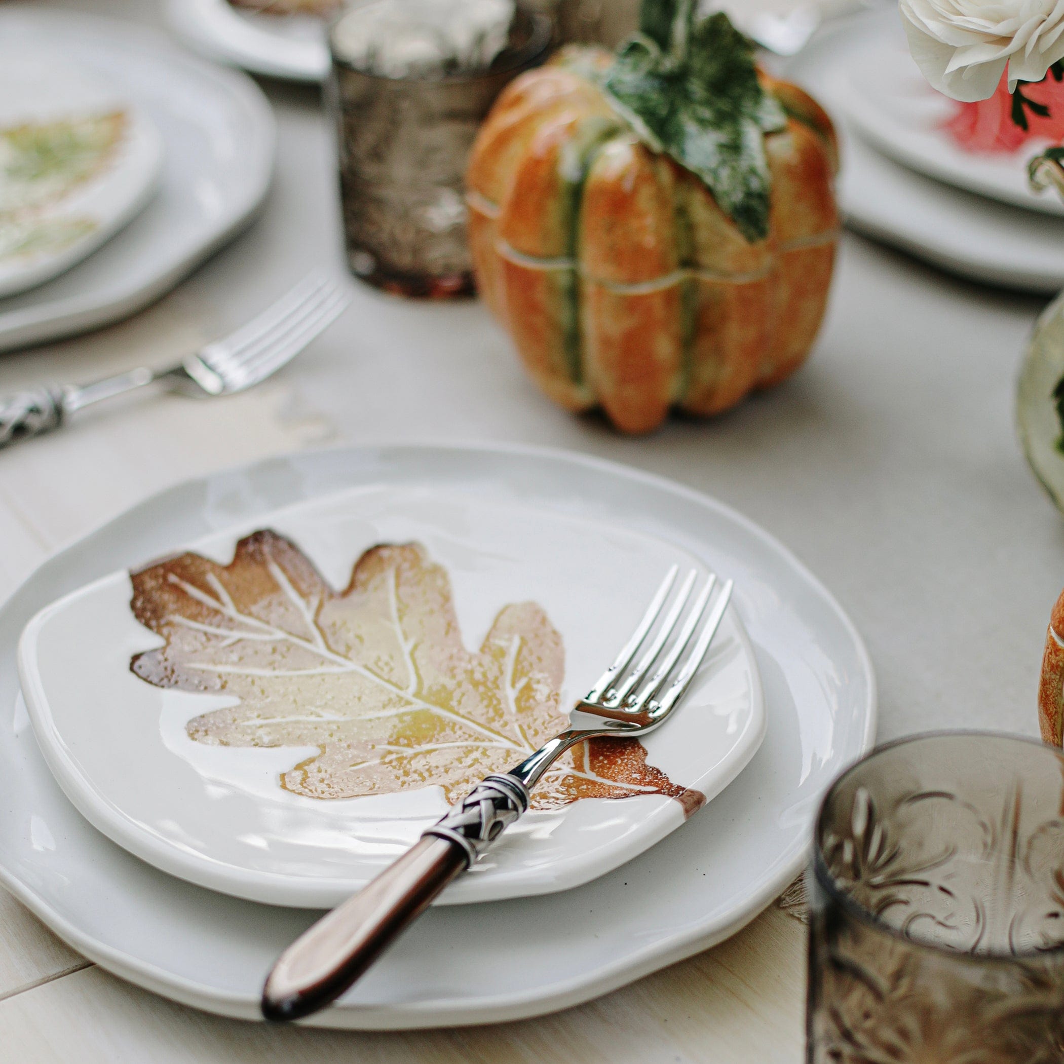 Autunno White Oak Leaf Salad Plate – VIETRI