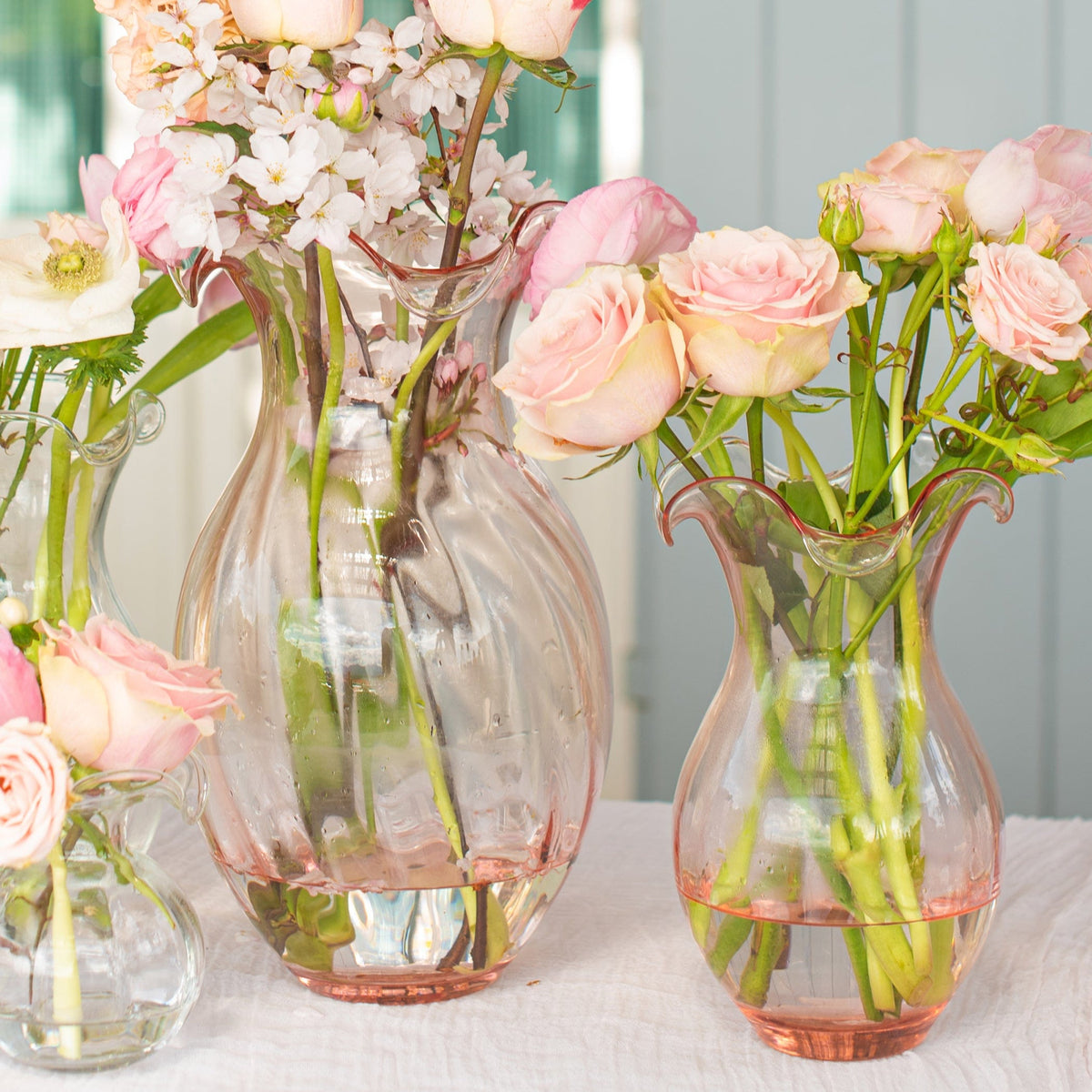 VIETRI Hibiscus Glass Pink Vertical Fluted Medium Vase