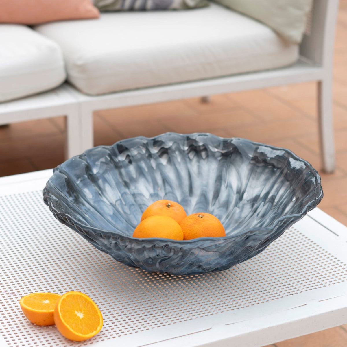 Onda Glass Gray Round Centerpiece