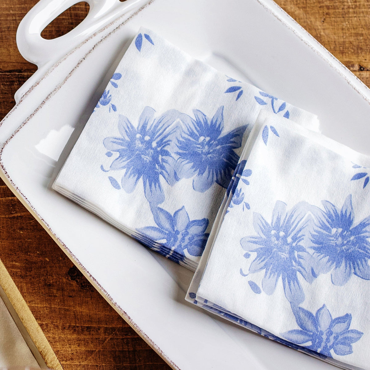 Papersoft Napkins Blue and White Floral Guest Towels (Pack of 20)