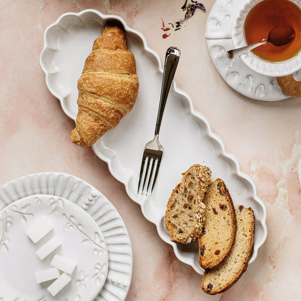 Incanto Stone White Ruffle Oval Tray