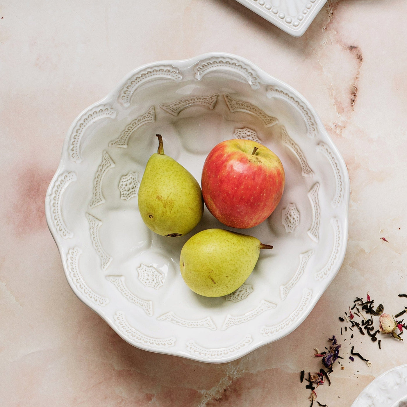 Incanto Stone White Lace Medium Round Bowl