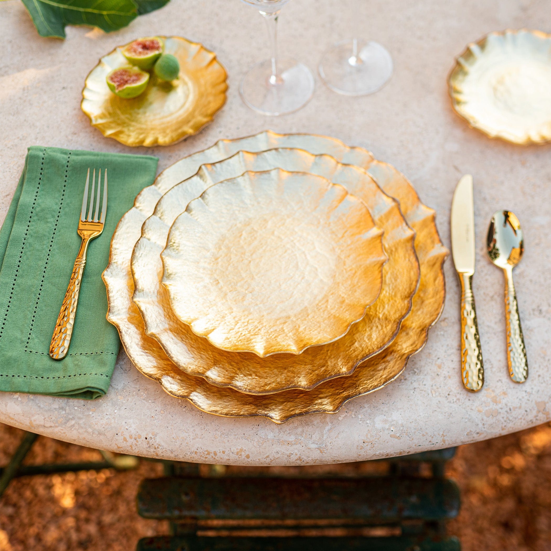 Baroque Glass Salad Plate – VIETRI