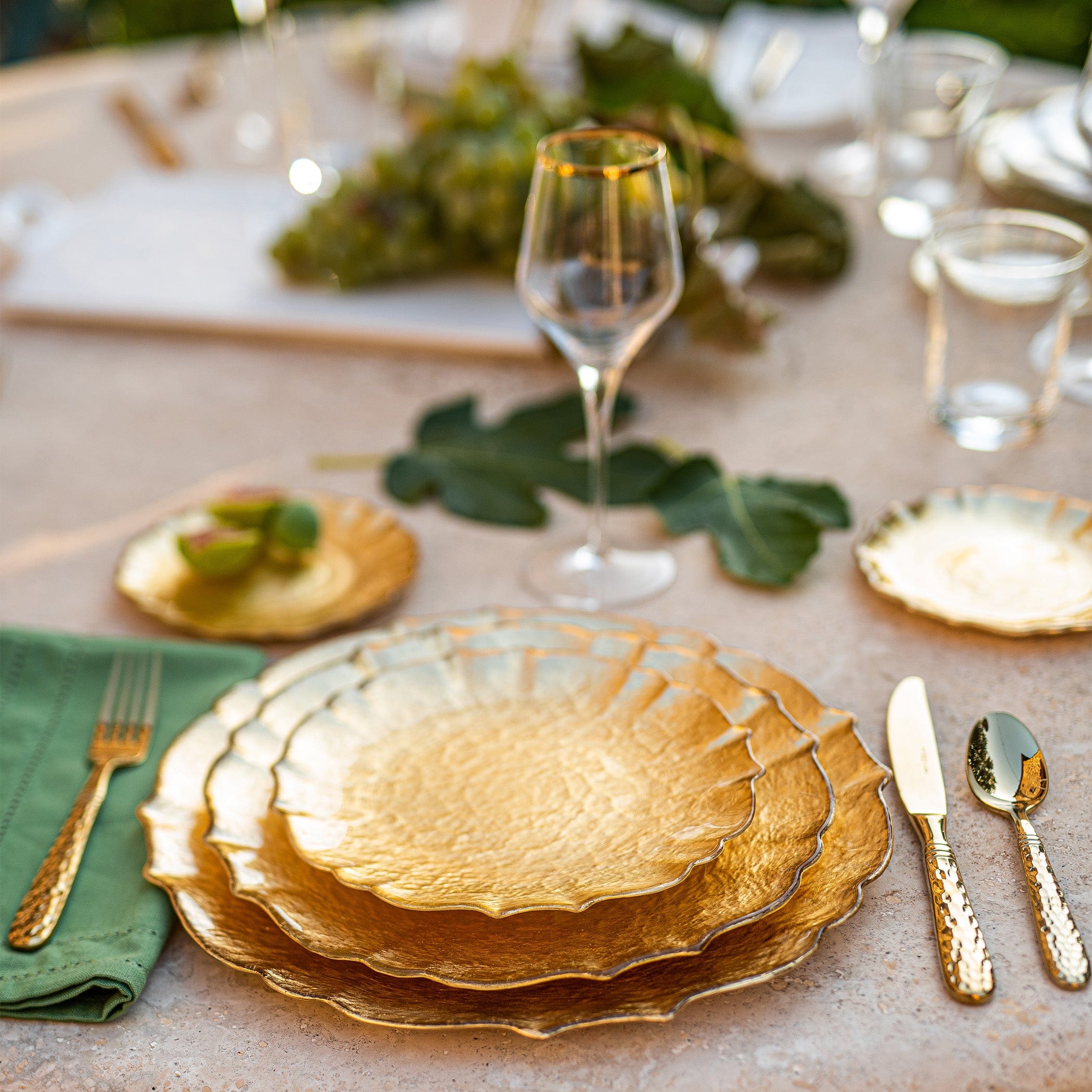 Baroque Glass Salad Plate – VIETRI