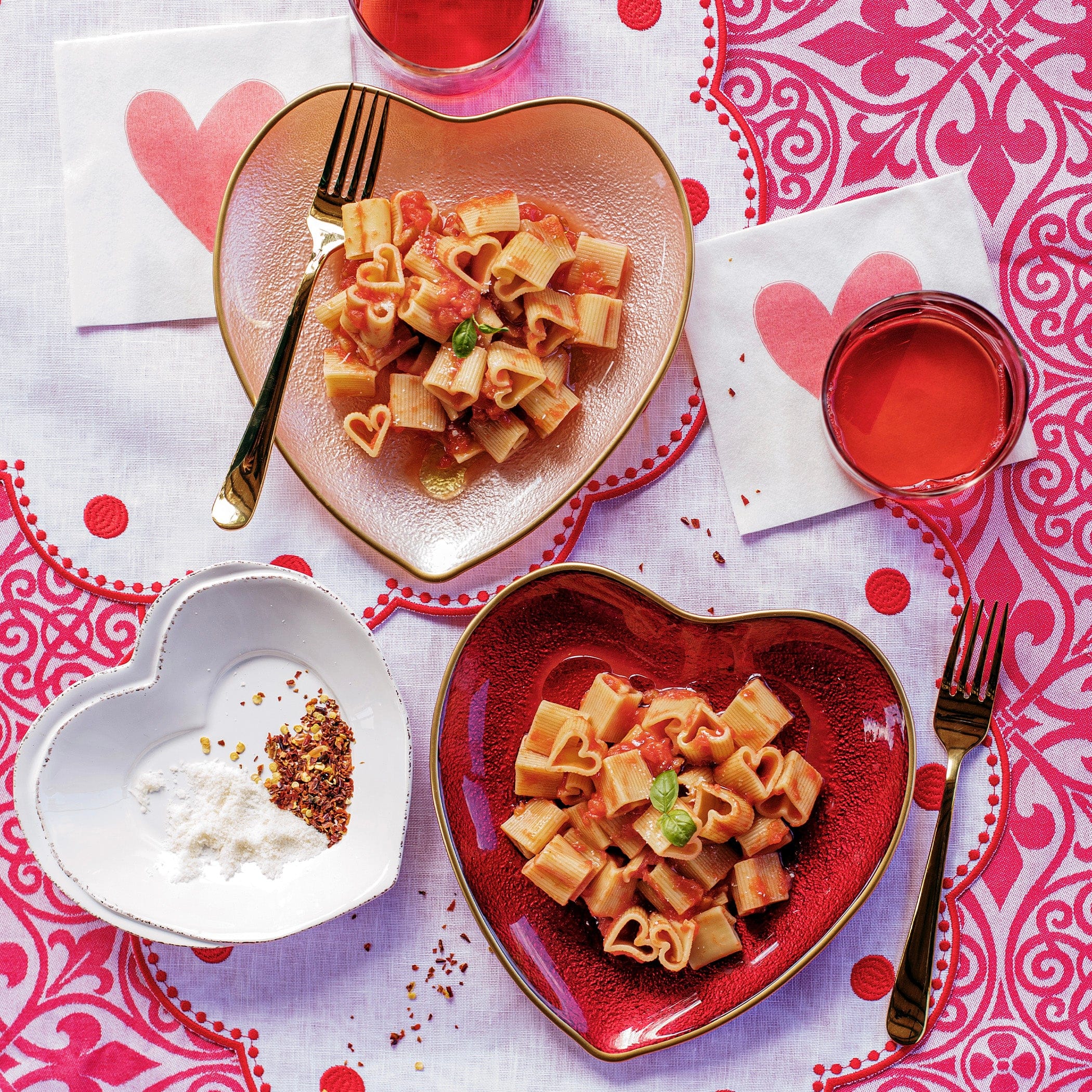 Baroque Glass Red Heart Plate – VIETRI