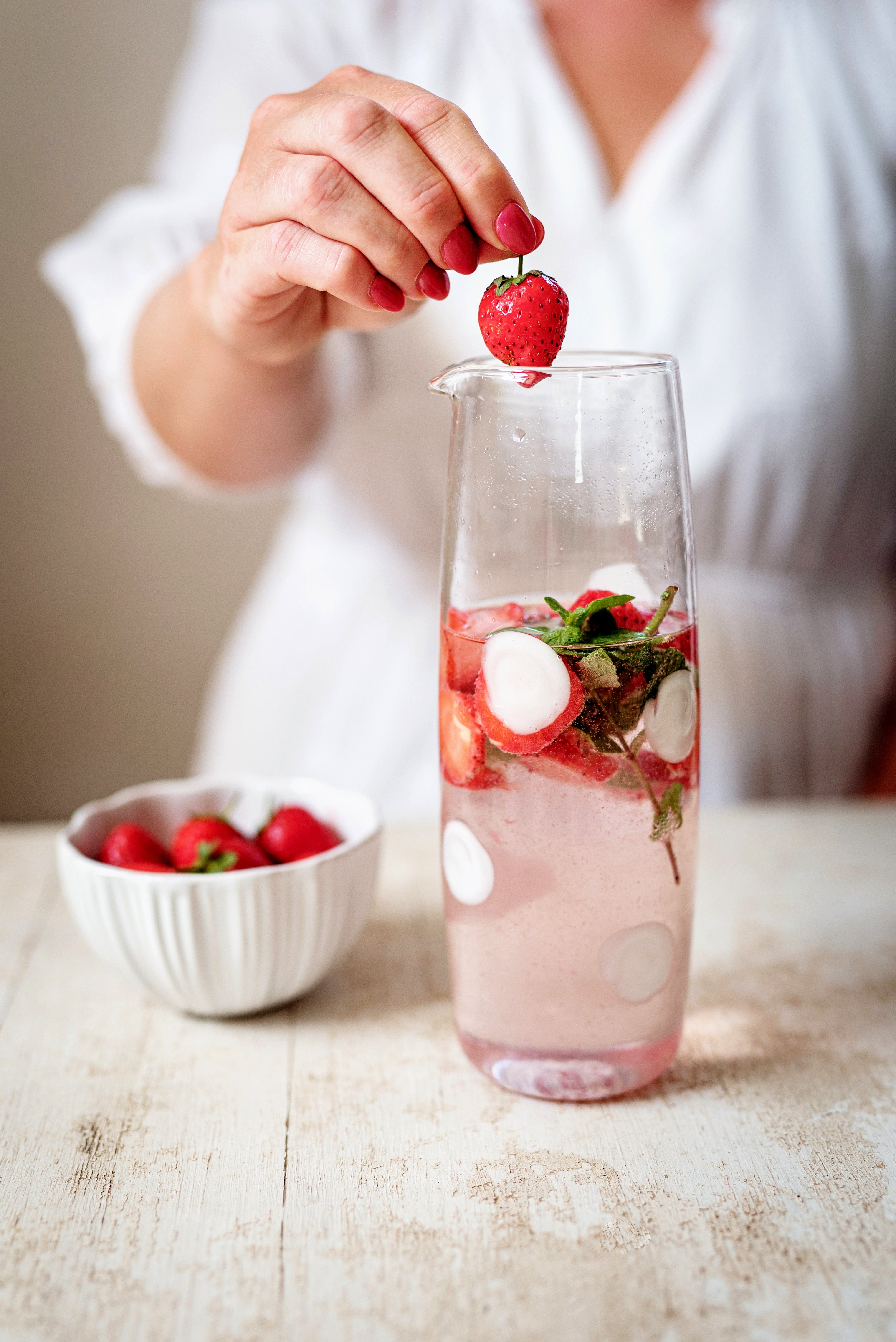 Why teacups are special: Personal memories - Liz Steel : Liz Steel, image size:3938x5899