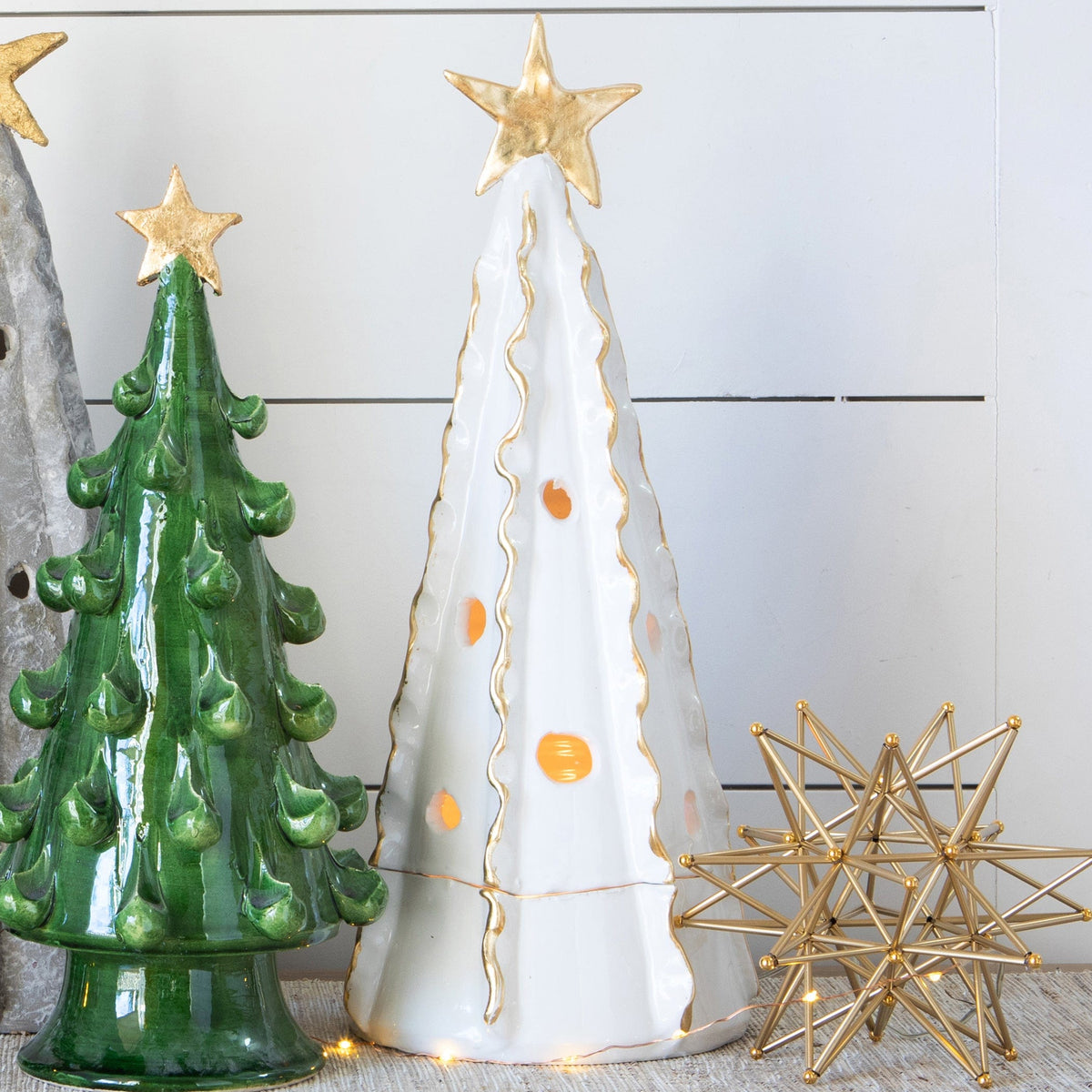 Foresta White Large Tree with Ribbon & Gold Star