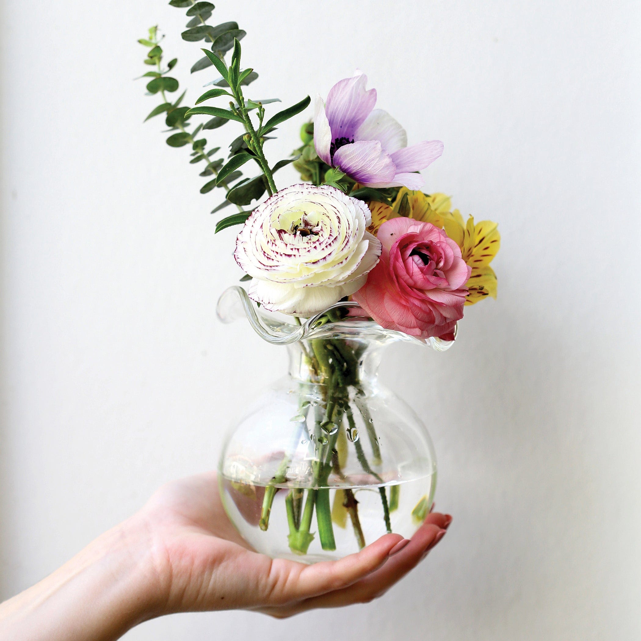 Vietri Hibiscus Fluted Vase - Thumbnail 5