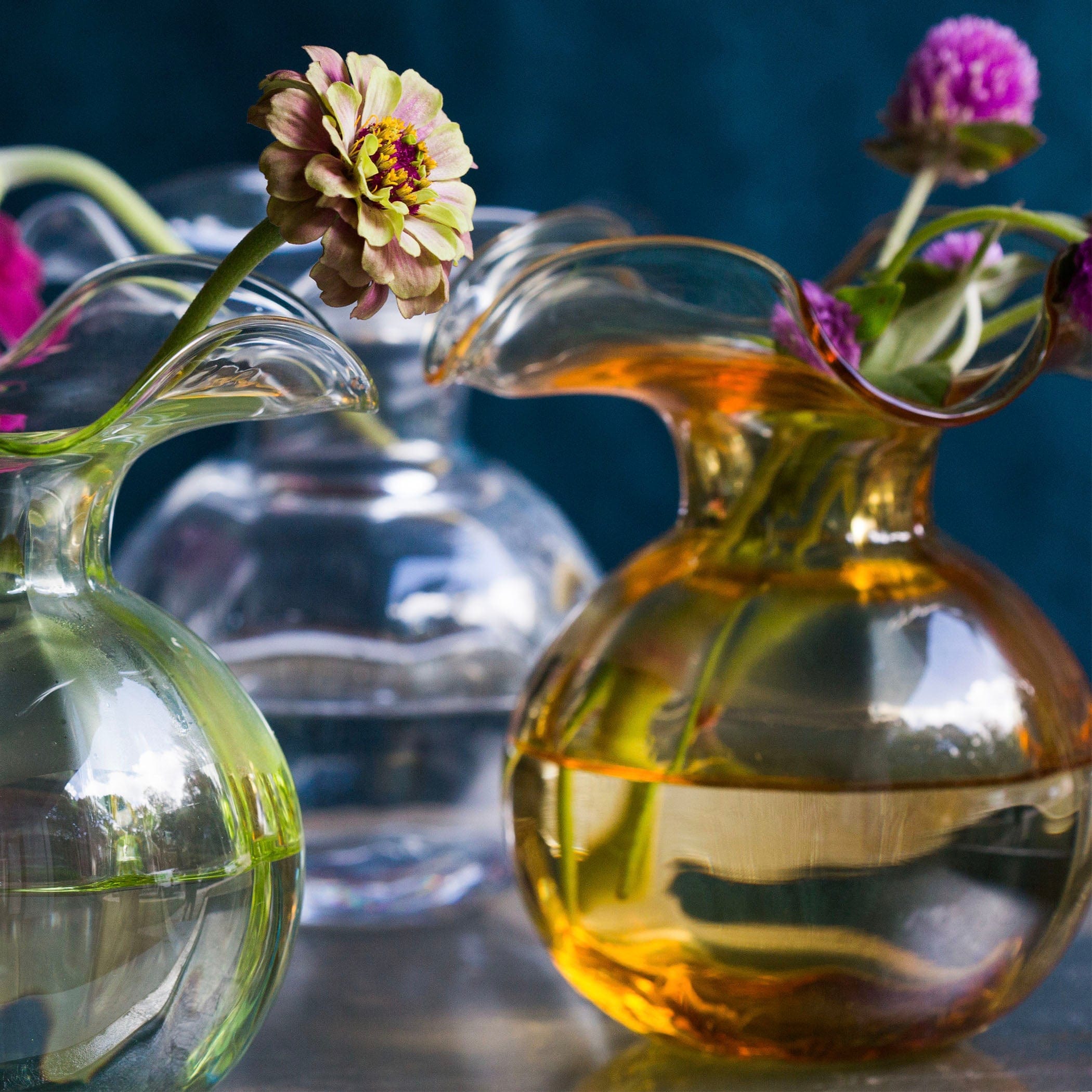 Vietri Hibiscus Bud Vase - Thumbnail 2