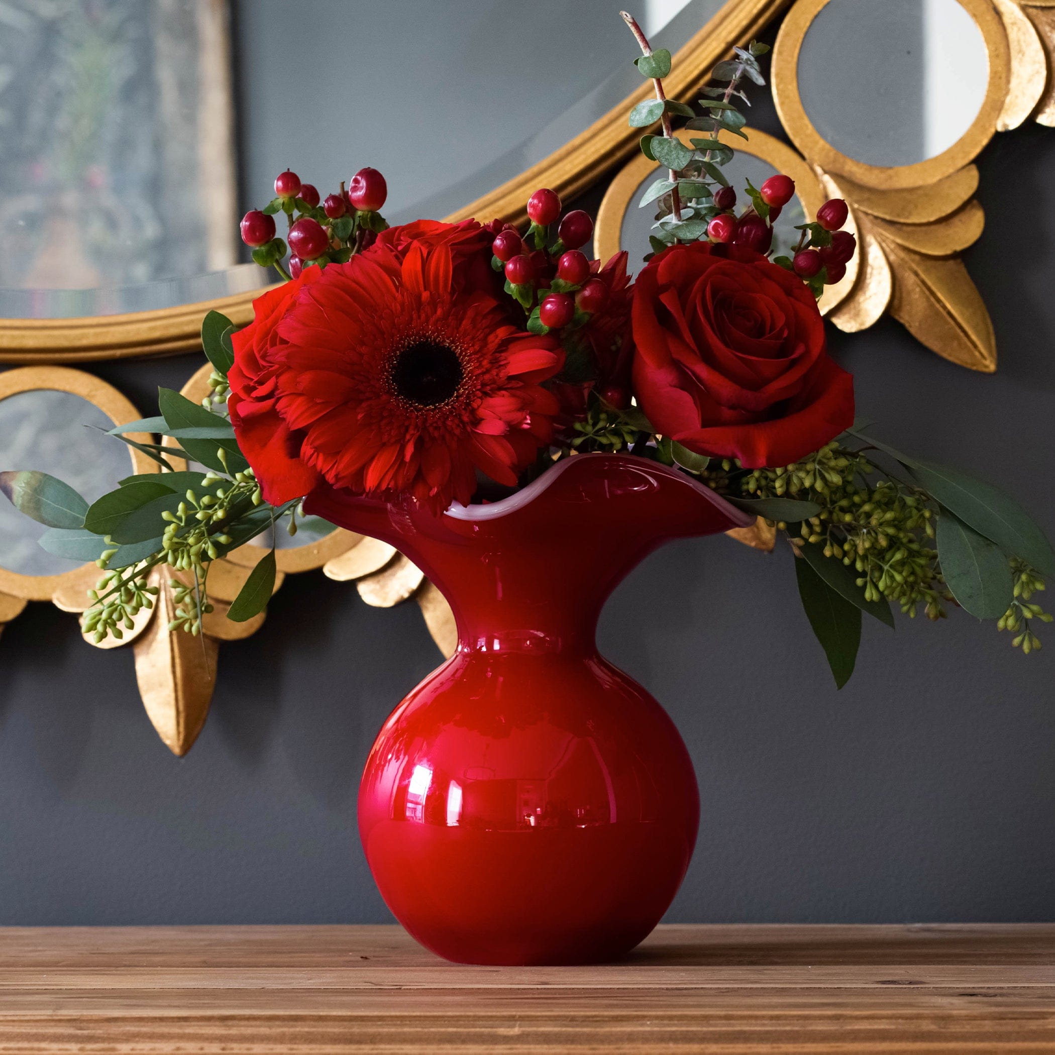 Hibiscus Glass Red Small Fluted Vase – VIETRI