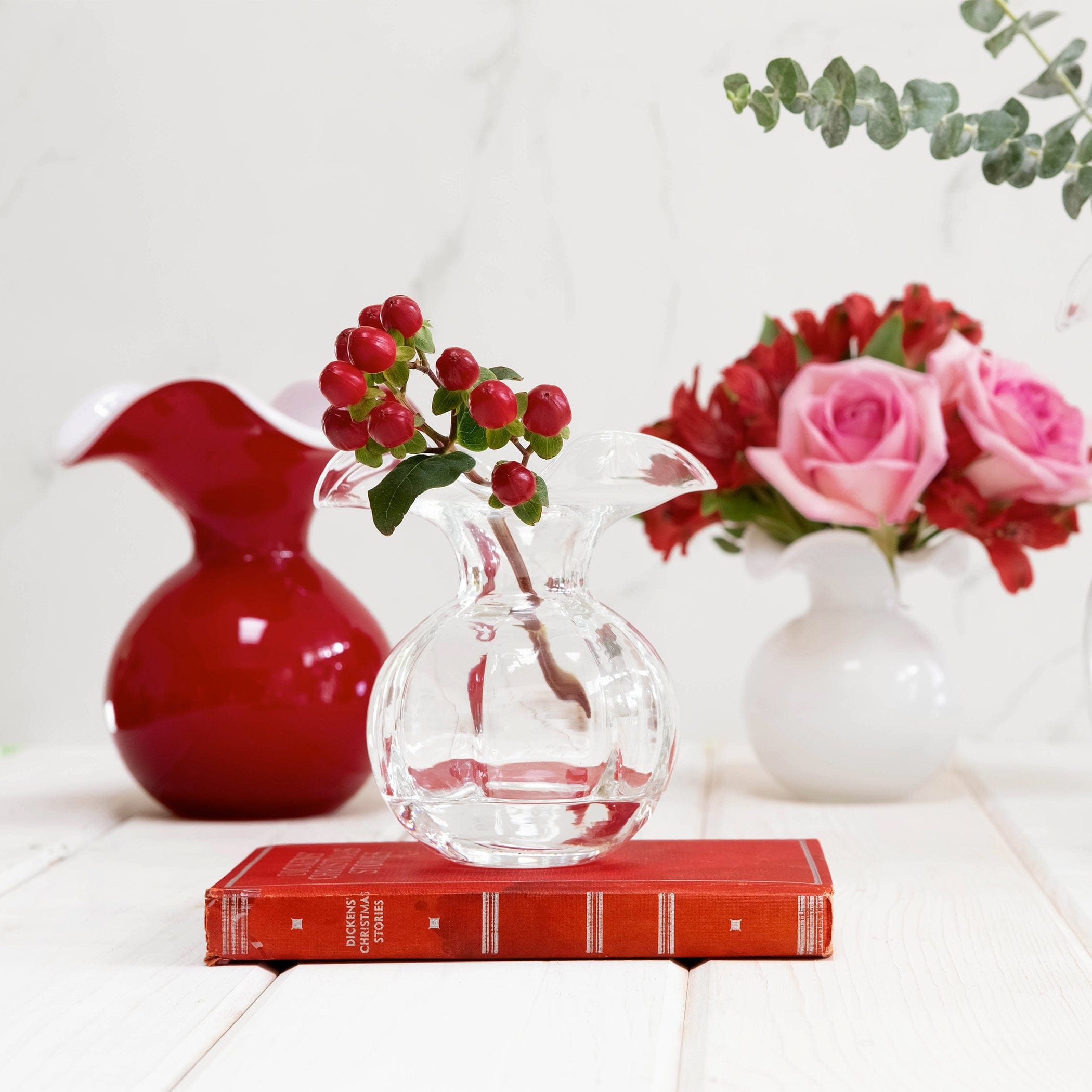 Hibiscus Glass Red Small Fluted Vase – VIETRI