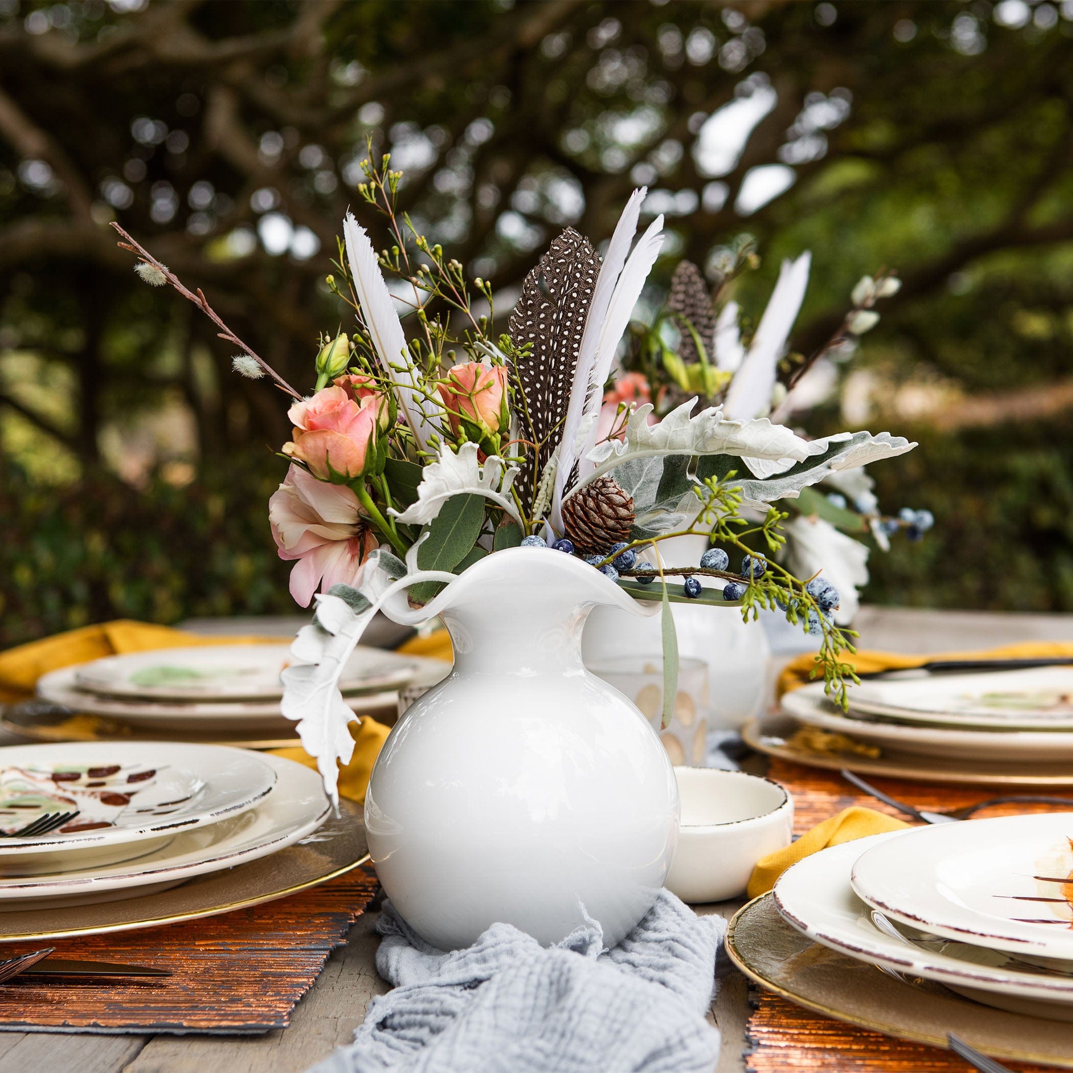 Hibiscus Glass White Small Fluted Vase – VIETRI