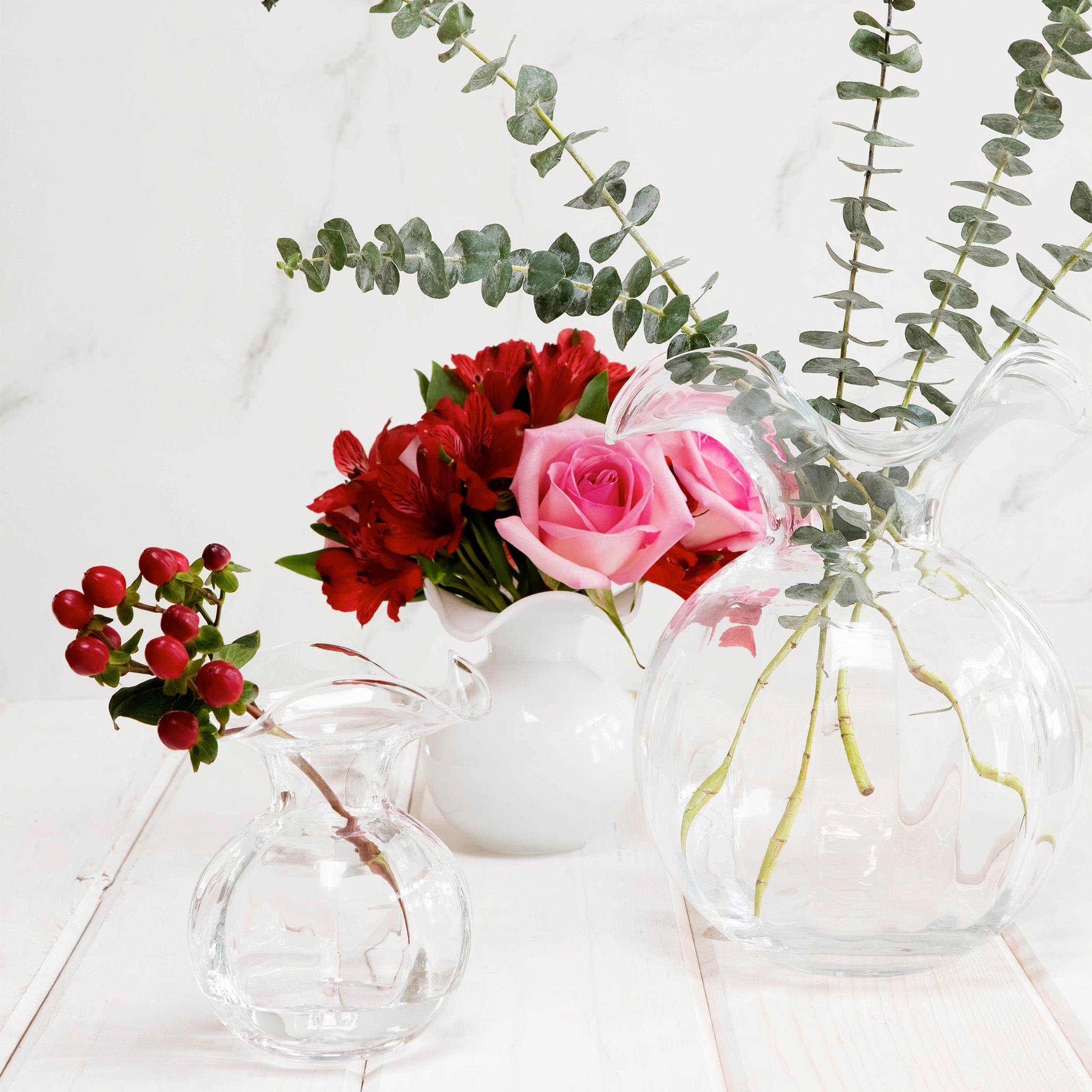 Hibiscus Glass White Small Fluted Vase – VIETRI